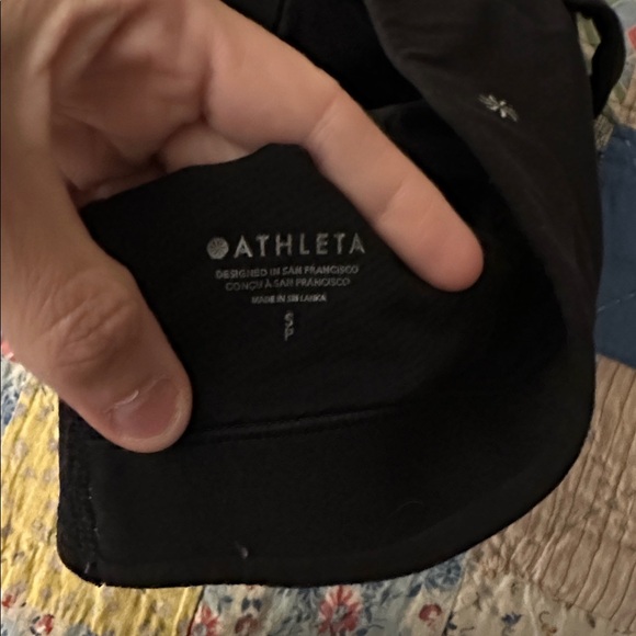Athleta cross back sports bra. MISLABELED says small, but it an xxl. EUC - Picture 3 of 3